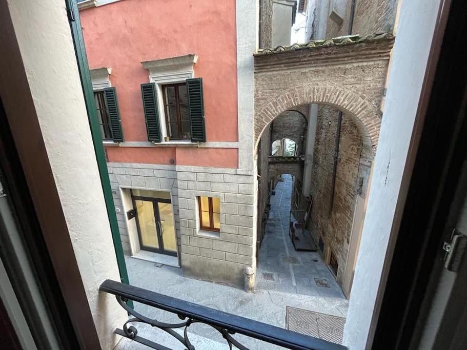 A Due Passi Da Piazza Grande Apartman Montepulciano Stazione Kültér fotó