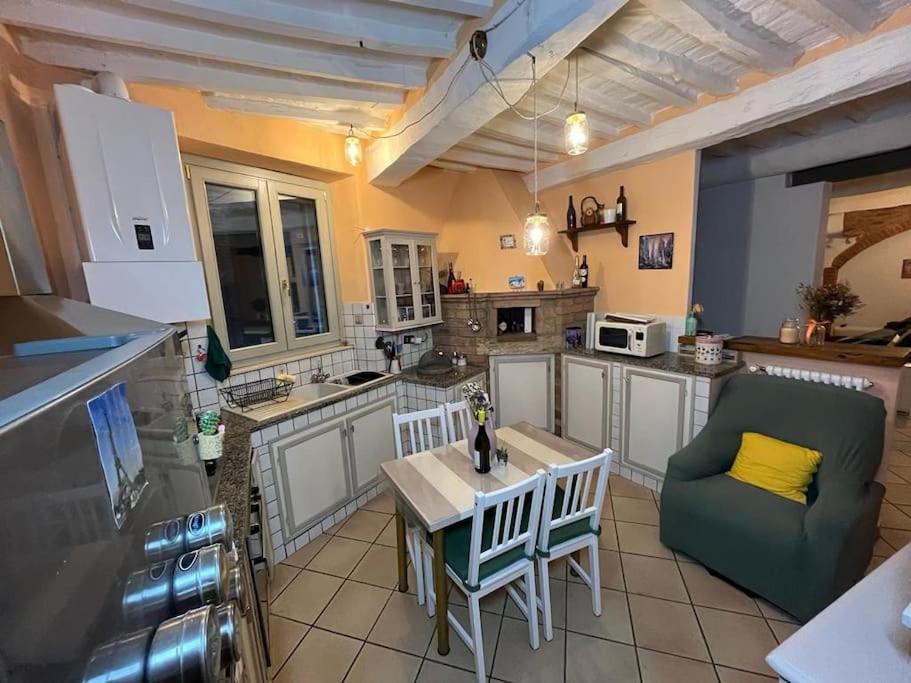 A Due Passi Da Piazza Grande Apartman Montepulciano Stazione Kültér fotó