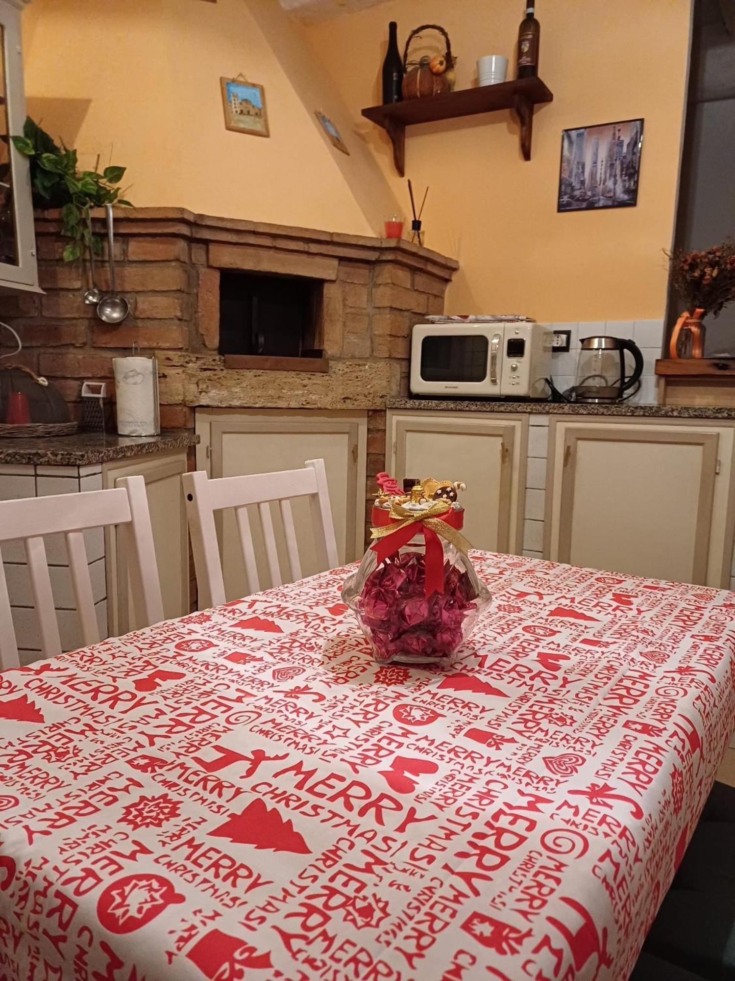 A Due Passi Da Piazza Grande Apartman Montepulciano Stazione Kültér fotó