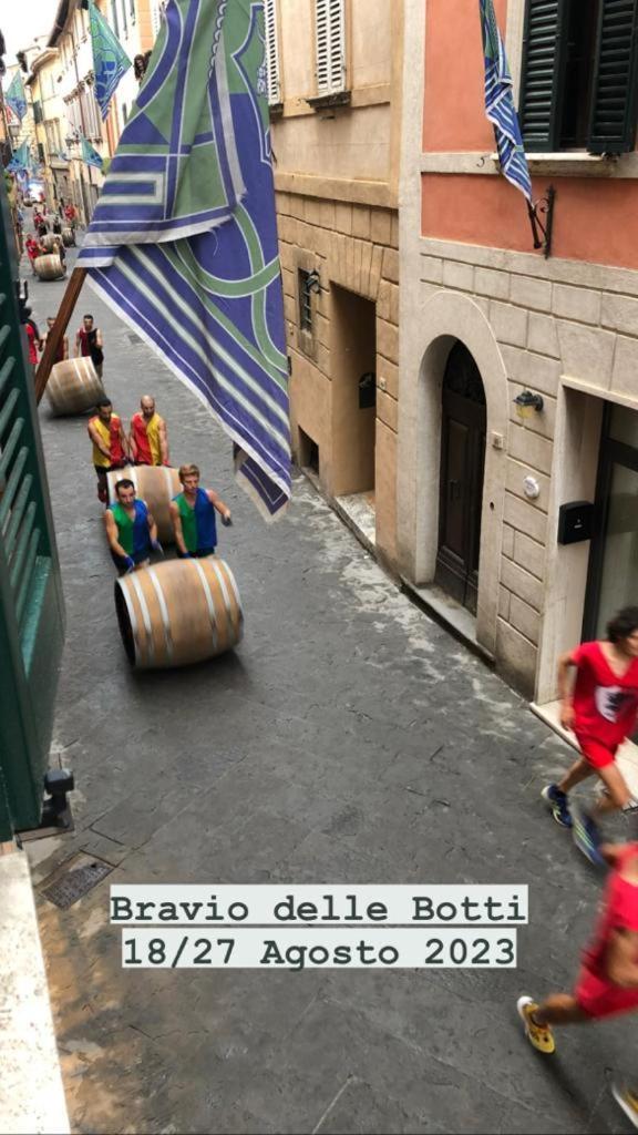 A Due Passi Da Piazza Grande Apartman Montepulciano Stazione Kültér fotó